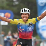 Carlos Tevez defiende a Jhonny Quiñonez