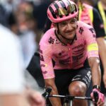 Carapaz completa la Etapa 6 del Tour y evita caída masiva