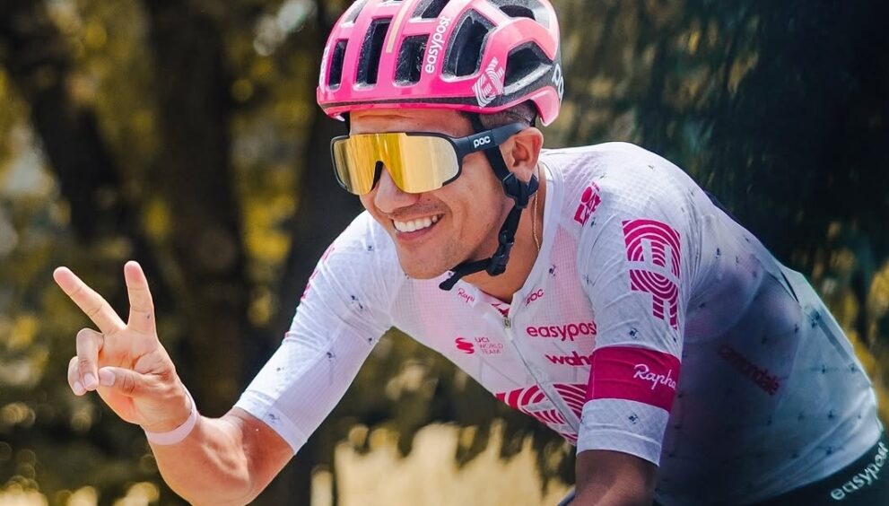 Richard Carapaz, cada vez más se acerca a la "Maglia Rosa" en el Giro de Italia 2025.