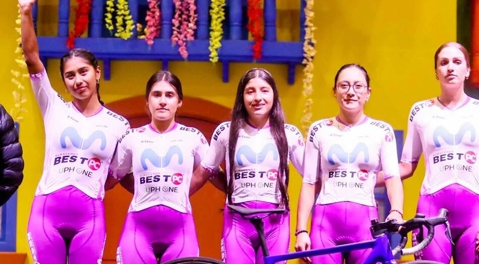 Ciclistas ecuatorianas brillan en la Vuelta a Colombia 2025.