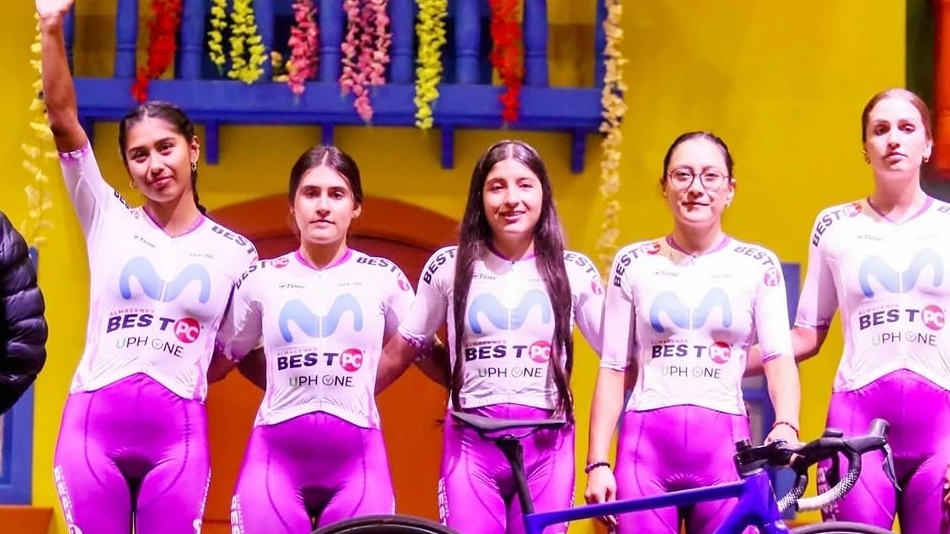 Ciclistas ecuatorianas brillan en la Vuelta a Colombia 2025.