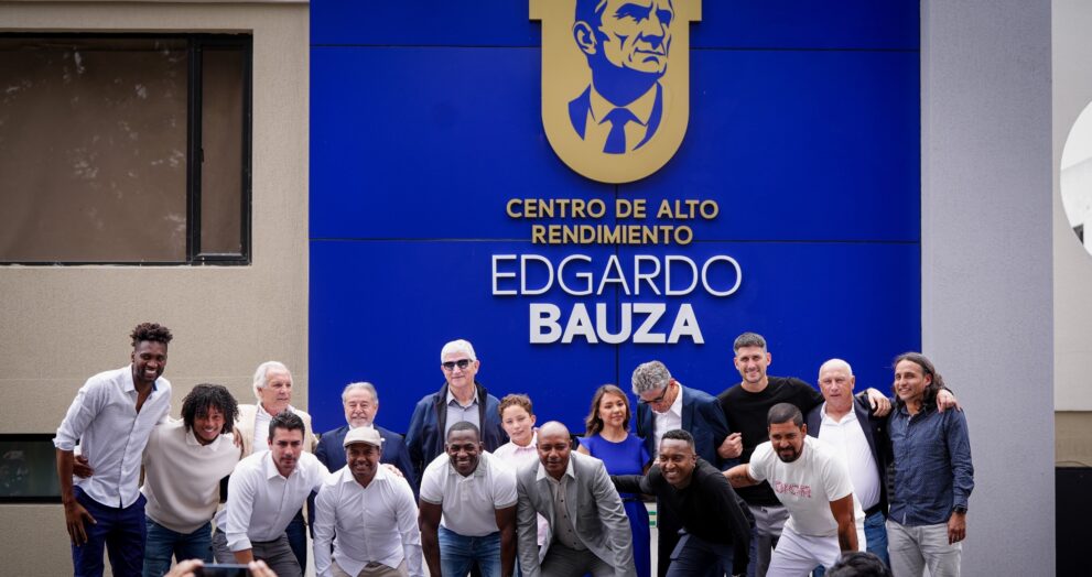 Liga Deportiva Universitaria renombró su Centro de Alto Rendimiento en Pomasqui como Edgardo Bauza, en homenaje al entrenador argentino que marcó una época dorada en el club.